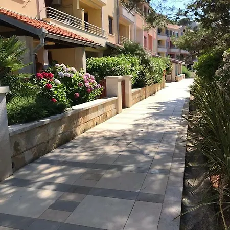 Apartmaji Punta *